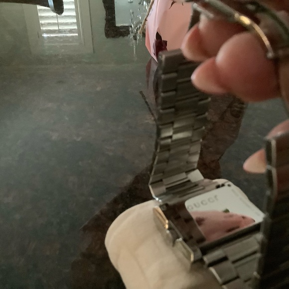 Gucci Watch - Picture 3 of 4